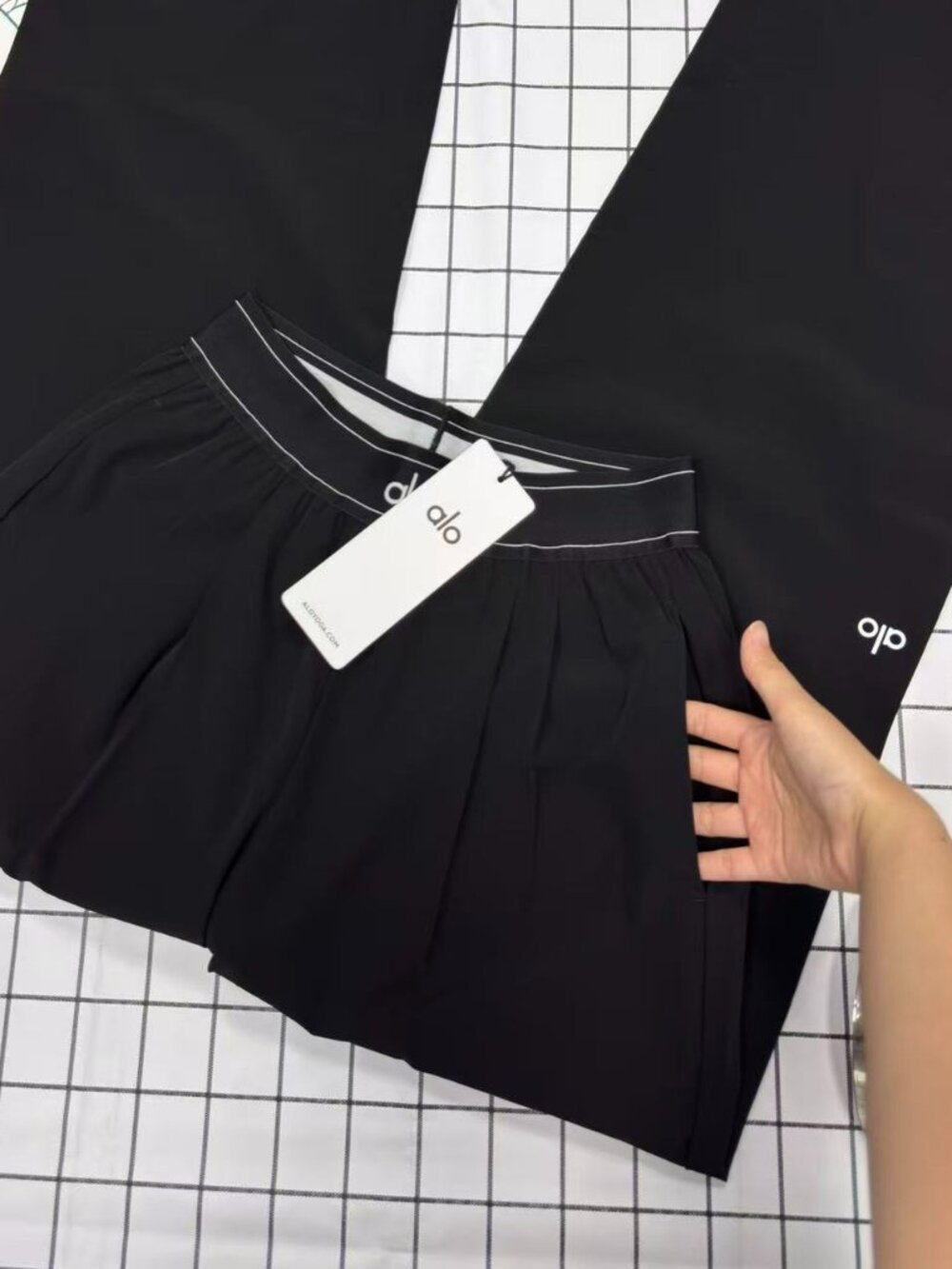 Brand new ALO Yoga🏀Suit Up Trouser Black Wide-Leg Performance Pants - Picture 5 of 7
